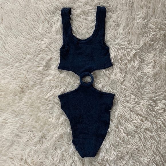 NWT Hunza G Chloe crinkle side cutout swimsuit - Picture 3 of 6